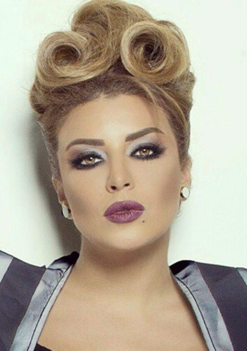 صورة أمل بوشوشة تتألق بأسلوب الشارع بتوقيع بالمان